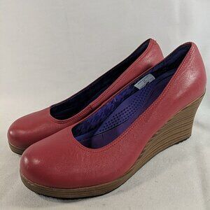 Crocs A-Leigh Red Leather Wedge Closed Toe Pump Heels 14700 Shoes Women's US 7.5